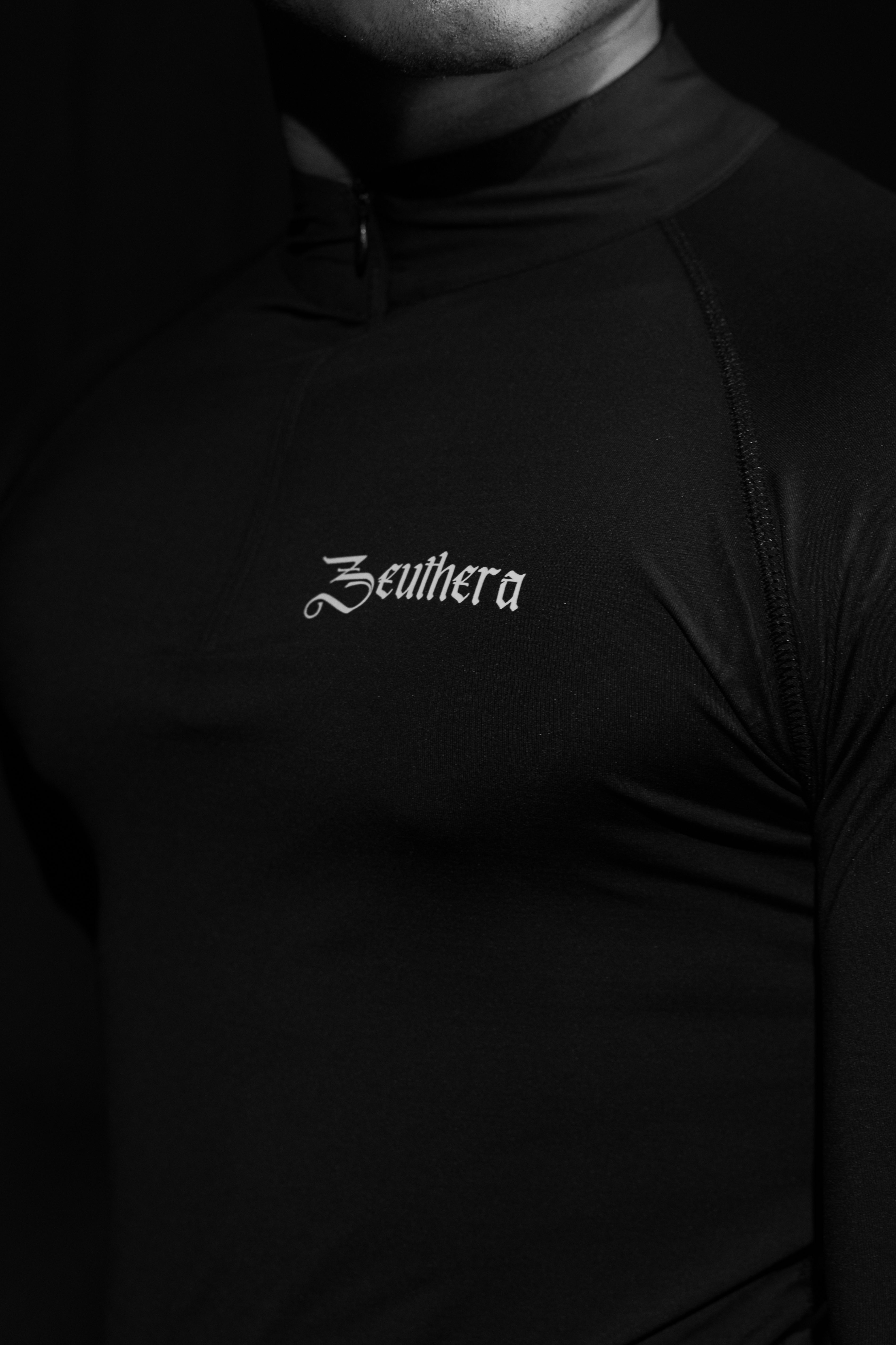 ZEUTHERA PREMIUM COMPRESSION PULLOVER