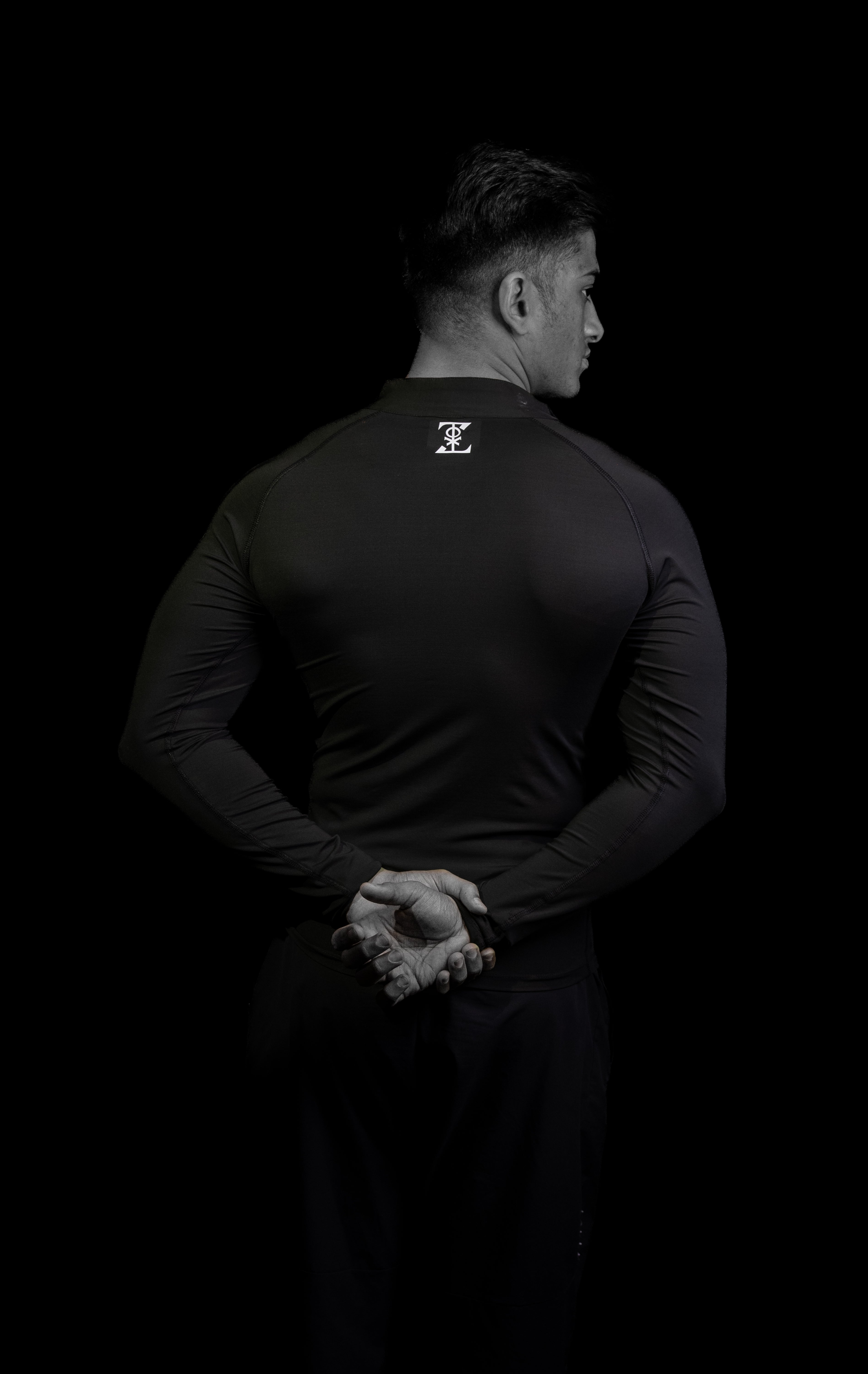 ZEUTHERA PREMIUM COMPRESSION PULLOVER
